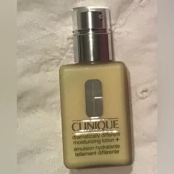 Clinique Dramatically Different Moisturizer. -7 - Picture 1 of 2